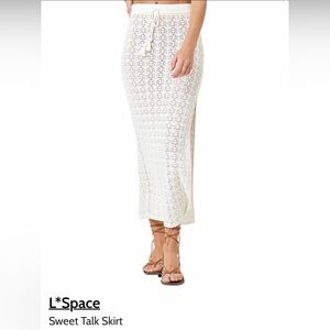 L*SPACE Sweet Talk Skirt

Cream Crochet Maxi Skirt